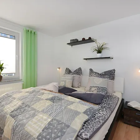Moderne In Historischem Ambiente Unweit Zur Altstadt Und Zum Hafen By Interhome בית נופש שטראלסונד
