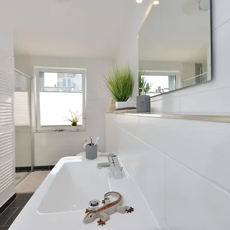 Moderne In Historischem Ambiente Unweit Zur Altstadt Und Zum Hafen By Interhome *
