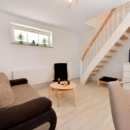 Moderne In Historischem Ambiente Unweit Zur Altstadt Und Zum Hafen By Interhome